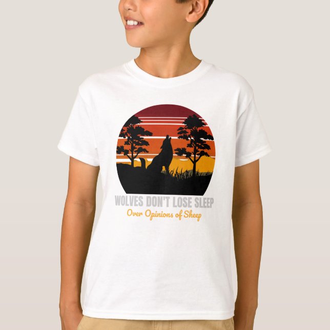 Vargar förlorar inte sömnen över åsikter om får tä t shirt (Framsida)