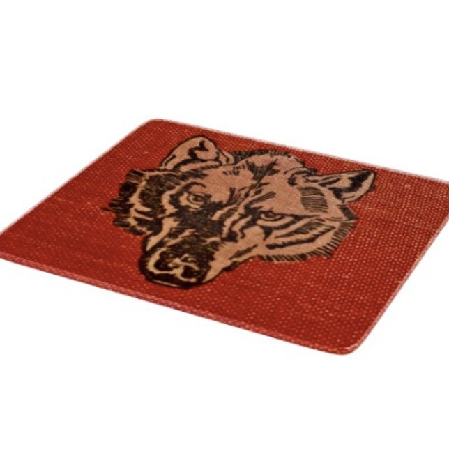 Varghuvud på rött  (Wolf Head on Red  Design glass cutting board hand-pressed tempered glass five different sizes.
)