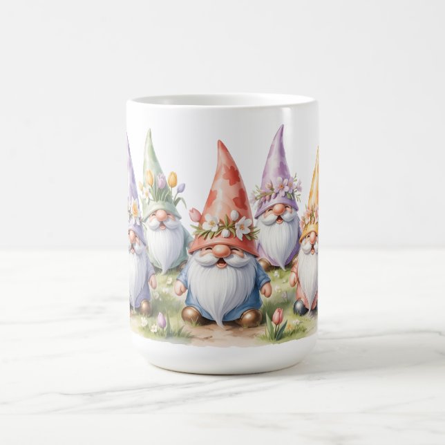 Vårgnomer i äng kaffemugg (Center)