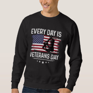 Varje dag är det veteranernas militära fjoldag. lång ärmad tröja