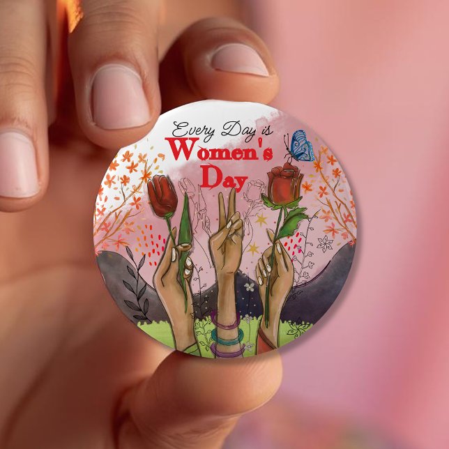 Varje Dag är Kvinnodagen Handmålad Blommig  Knapp (Every Day is Women's Day Hand-Painted Floral Button)