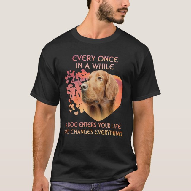 Varje Gång i ett Hund går ett irländskt brev in T Shirt (Framsida)