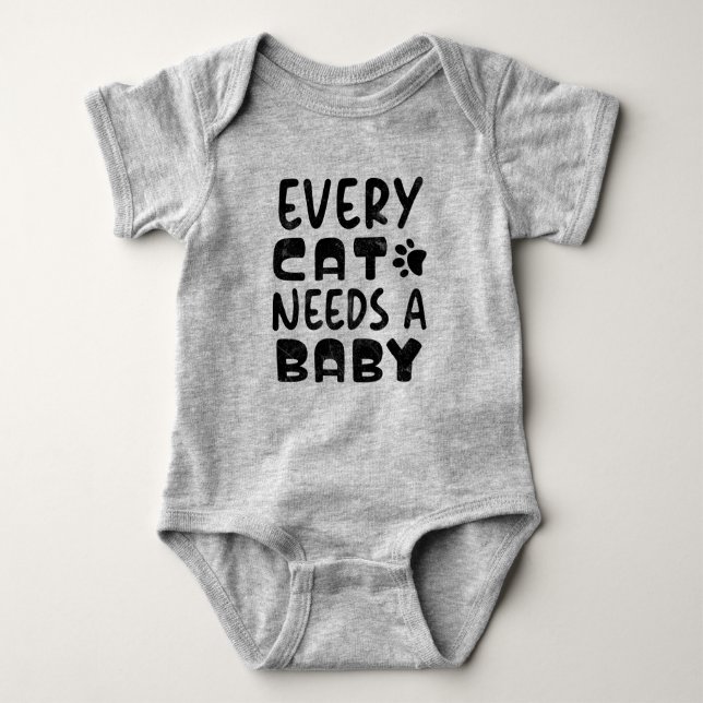Varje katt behöver en Baby T Shirt (Framsida)