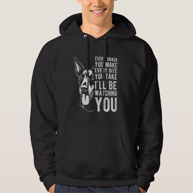 VARJE SNACK DU GÖR ALLA BITOR DU TAR Dobermann Hoodie (Framsida)