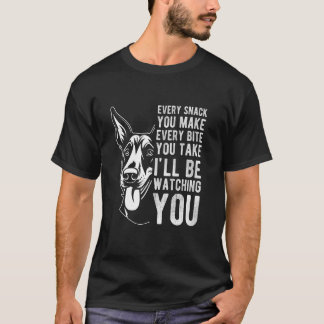 VARJE SNACK DU GÖR ALLA BITOR DU TAR Dobermann T Shirt