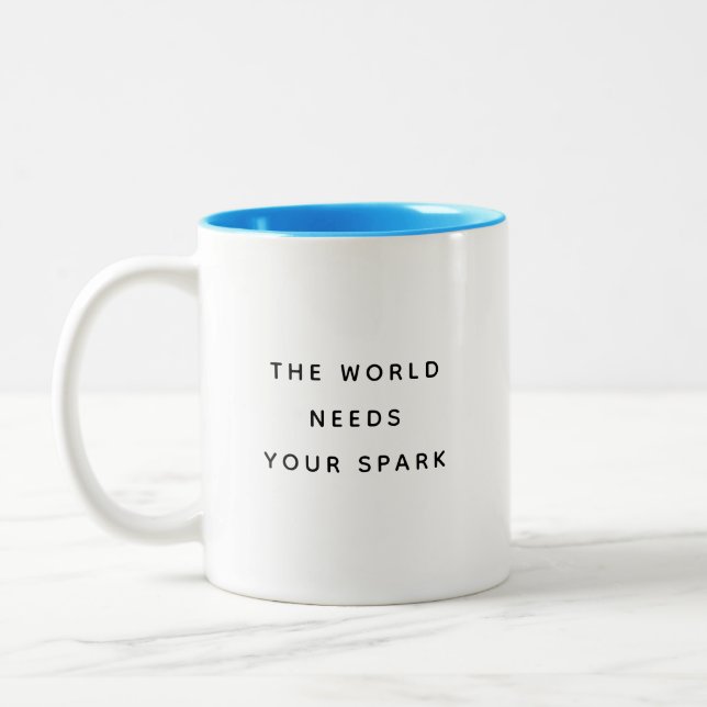 Världen Behöver Typografi Modern Tvåtons Mugg (Vänster)