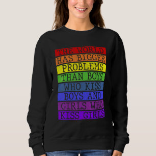 Världen har större problem med regnbåge i månaden t shirt