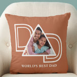 Världens bästa Anpassningsbar i Pappa, foto Rust F Kudde<br><div class="desc">Världens bästa foto-Pillow i Pappa är dekorerat med ord PAPPA i vit typografi på en terrakotta,  rost bakgrund. Anpassade enkelt med fotot. Gör en perfekt Fars dag-gåva.</div>