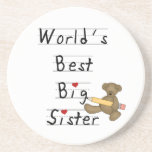 Världens bästa filmstift underlägg sandsten<br><div class="desc">World's Best Big Sister keepébox,  plattor,  prydnadsföremål,  anteckningsböcker,  dekorativ kudde,  klistermärken,  musslor och mer med en nalle med en stor gult penna och en ritad stil-text som lyder "World's Best Big Sister!". Du kan anpassa det ytterligare genom att lägga till ett namn på plats!</div>