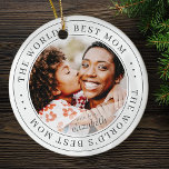 Världens bästa klassiska Mamma-foto Julgransprydnad Keramik<br><div class="desc">Den här enkla och klassiska designen består av serif-typografi och lägger till ett anpassningsbar-foto.</div>