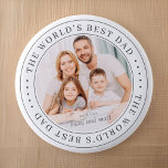 Världens bästa klassiska Pappa-foto Knapp<br><div class="desc">Den här enkla och klassiska designen består av serif-typografi och lägger till ett anpassningsbar-foto.</div>