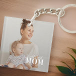 Världens bästa Mamma sedan 20XX Modern Photo<br><div class="desc">Den här enkla och moderna designen består av sans serif och lekfull kursiv typografi och lägger till ett foto av anpassningsbarna.</div>