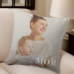 Världens bästa Mamma sedan 20XX Modern Photo Kudde<br><div class="desc">Den här enkla och moderna designen består av sans serif och lekfull kursiv typografi och lägger till ett foto av anpassningsbarna.</div>