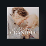 Världens bästa mormor sedan 20XX-foto med enkel Ch Knapp<br><div class="desc">Den här enkla och moderna designen består av serif och kursiv typografi och lägger till ett foto av anpassningsbarna</div>