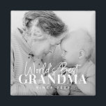 Världens bästa mormor sedan 20XX-foto med enkel Ch Magnet<br><div class="desc">Den här enkla och moderna designen består av serif och kursiv typografi och lägger till ett foto av anpassningsbarna</div>