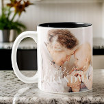 Världens bästa mormor sedan 20XX-foto med enkel Ch Två-Tonad Mugg<br><div class="desc">Den här enkla och moderna designen består av serif och kursiv typografi och lägger till ett foto av anpassningsbarna</div>