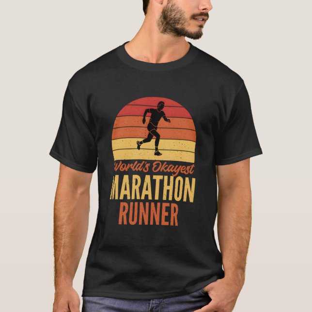 Världens okejaste maratonlöpare t shirt (Framsida)