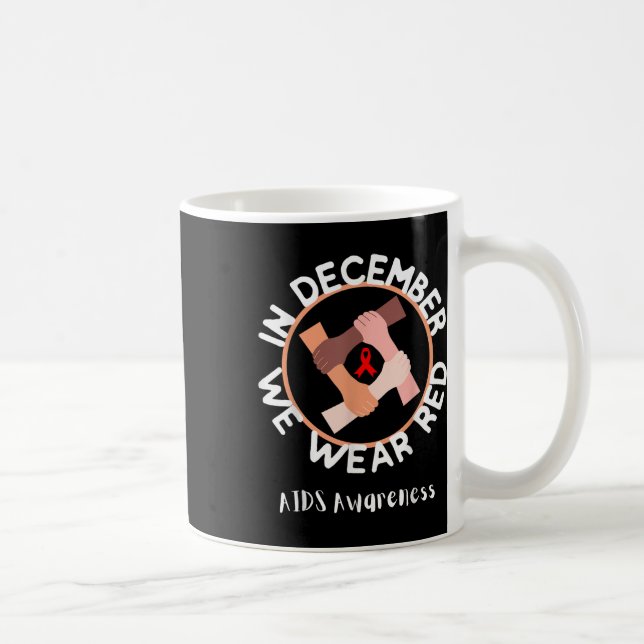 Världsdagen i Aids i december i år: Vi Bära Röda m Kaffemugg (Höger)