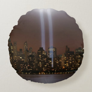 Världshandel centrerar tribute i ljust i New York. Rund Kudde