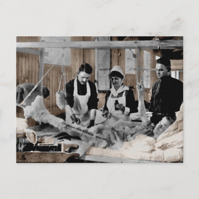 Världskrig 1-armésjuksköterska och personal med pa vykort (Framsida)