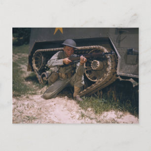 världskrig II Soldat Kneeling med Garand Rifle Vykort