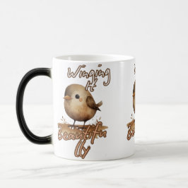 Varm liten konstnärlig fågel magisk mugg