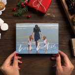 Varm Önskemål Beach-familjens fotojulkort Julkort<br><div class="desc">Julhälsningskort i en strandinspirerad fotodesign av "varmt önskemål". Anpassad med ditt foto och din familjs namn. Julkortet från stranden går tillbaka till ett blått och vitt nautiska rand på baksidan.</div>