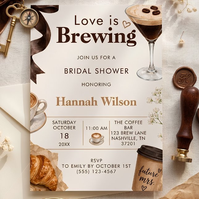 Varm redaktionell kärlek bryggs Café Bröllopsfest Inbjudningar (Love is Brewing Espresso Martini Bridal Shower Invitation)