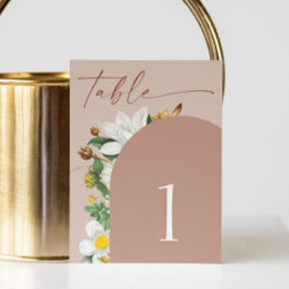 Varm Röda Beige Blommor Bröllop | Dämpad Lera Båge Bordsnummer