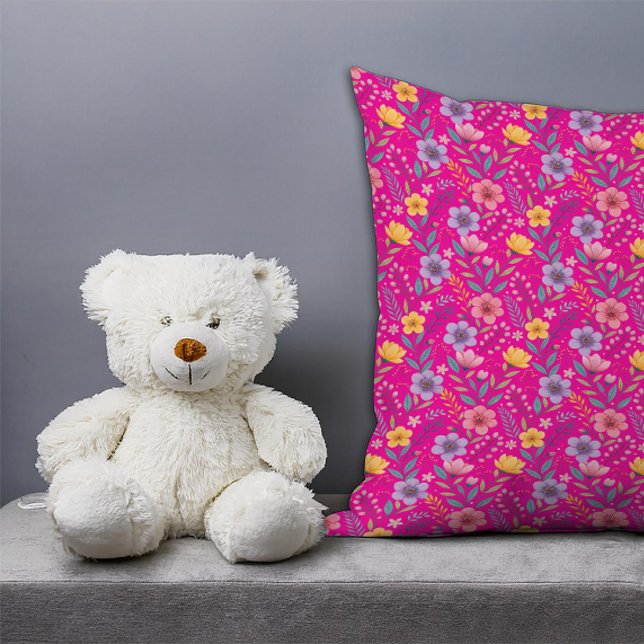Varm rosa enkel vildblommamönster monogram kudde (Skapare uppladdad)