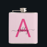 Varm rosa monogram flickas möhippa fest fickplunta<br><div class="desc">Förhöj din fest med denna chic, skräddarsydda monogram-flaska, perfekt för en tjejkväll eller möhippa. Det djärva, varma rosa monogrammet, i kombination med elegant skrivstil, skapar en iögonfallande men ändå feminin design som gör flaskan till ett stilfullt minne för alla tillfällen. Oavsett om du ger den i present till dina brudtärnor...</div>