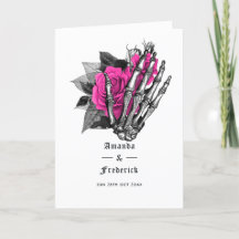 Varmrosa blomstergotiskt bröllop