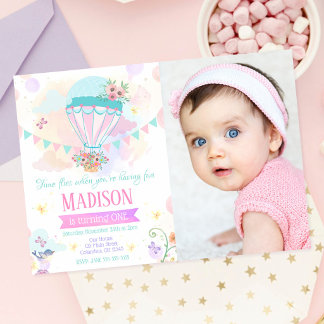 Varmt luftballong 1-års födelsedagsinbjudan Foto Inbjudningar