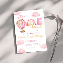 Varmt Luftballong Är Hon Inte Underbar 1-års Födel Inbjudningar