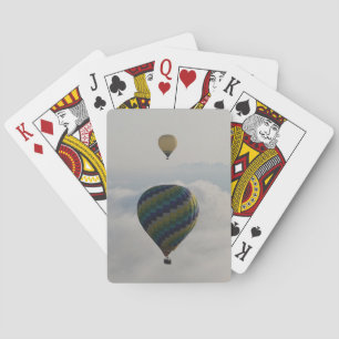 Varmt luftballong över molnig toskansk himmel casinokort