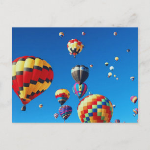Varmt luftballonger blå himmel vykort