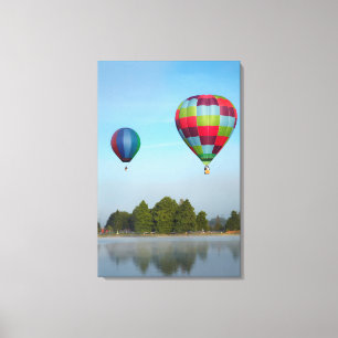 Varmt luftballonger över en sjö, NZ Canvastryck