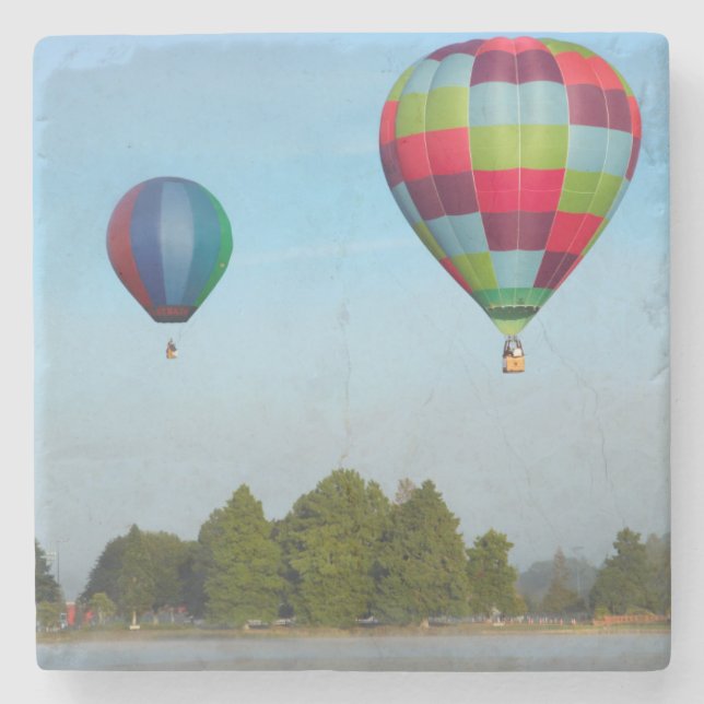 Varmt luftballonger över en sjö, NZ Underlägg Sten (Framsidan)