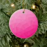 Varmt rosa gradient geometriskt nätmönster julgransprydnad keramik<br><div class="desc">Varmt rosa gradient geometriskt nätmönster keramisk julgransprydnad. Elegant och cool triangulär geometrisk mesh med varm rosa gradient för damer.</div>