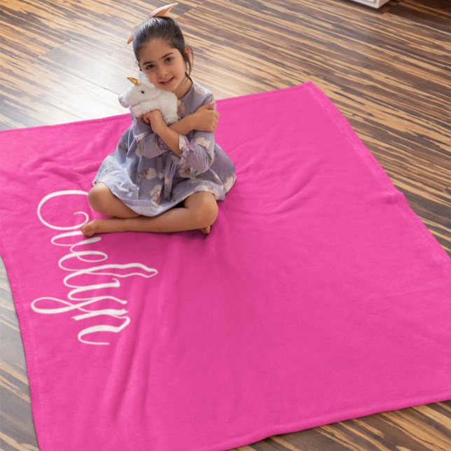 Varmt rosa och vit lockig kalligrafi namn fleecefilt (Personalized Pink Blanket)