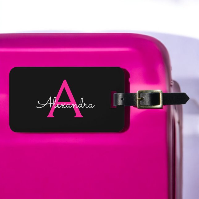 Varmt rosa svart skript flickaktigt monogramnamn bagagebricka (Skapare uppladdad)