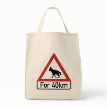 Varna Hyenas 2, trafikera varning undertecknar,