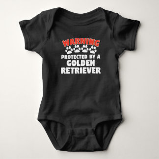 Varna som skyddas av en guld- Retriever T-shirt