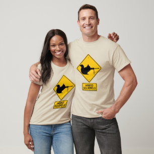 Varnande beväpnade ekorrar t shirt
