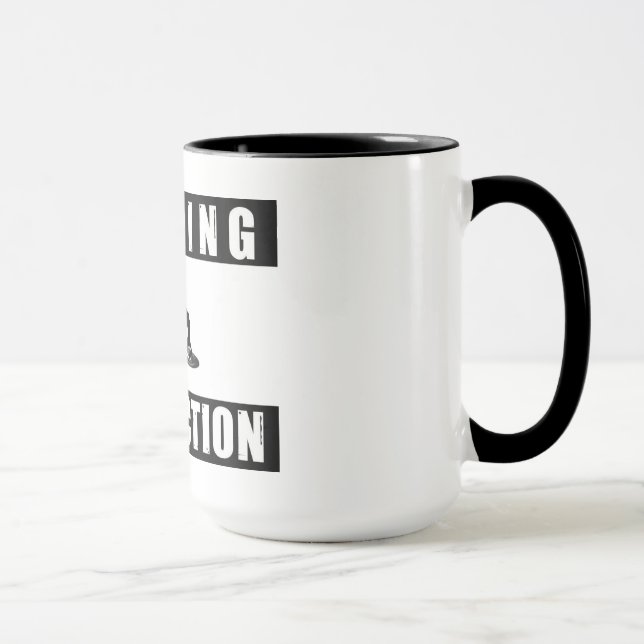 varnande dj i handling kuper muggen som djing mugg (Höger)