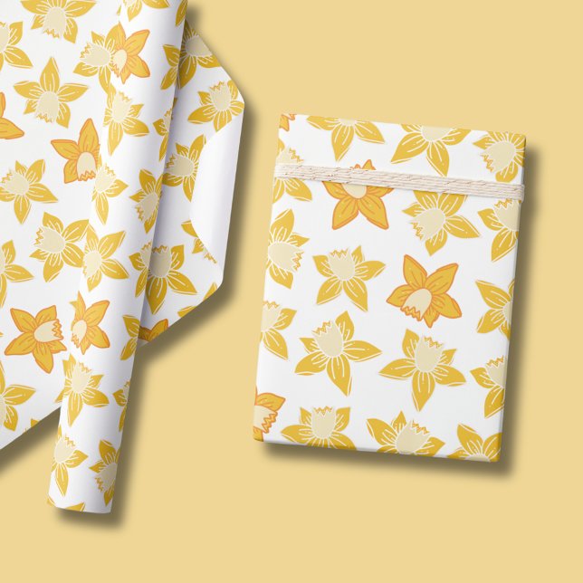 Vårnarcissmönster Presentpapper (Spring daffodil yellow floral wrapping paper rolls. Matching items available. )