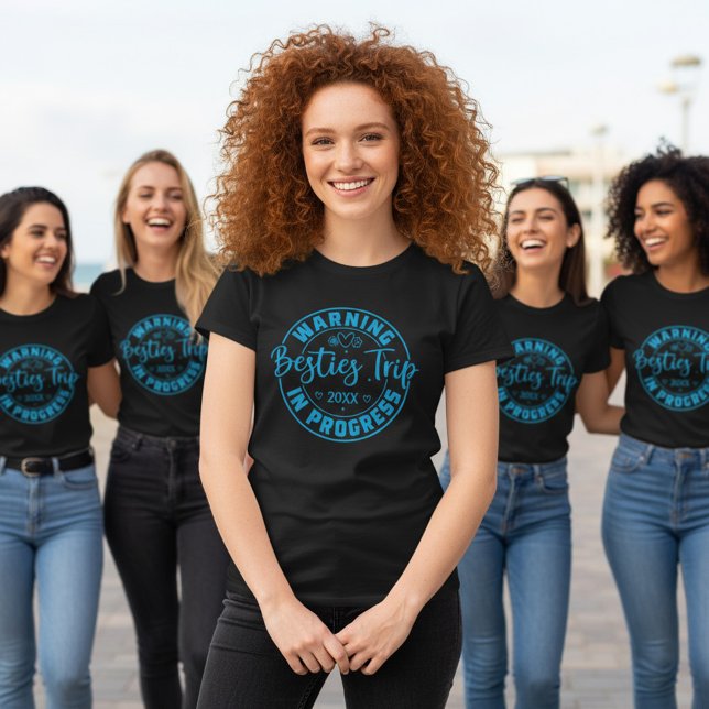 Varning Besties Resa i Progress Blue on Black T Shirt (Skapare uppladdad)