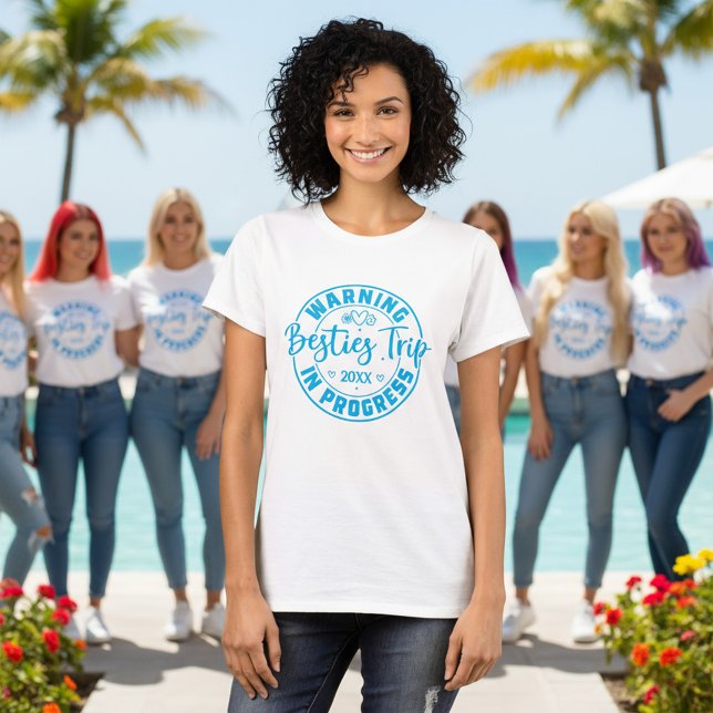 Varning Besties Resa i Progress Blue on White T Shirt (Skapare uppladdad)