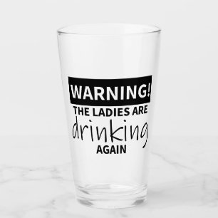 Varning! Dam dricker igen glas