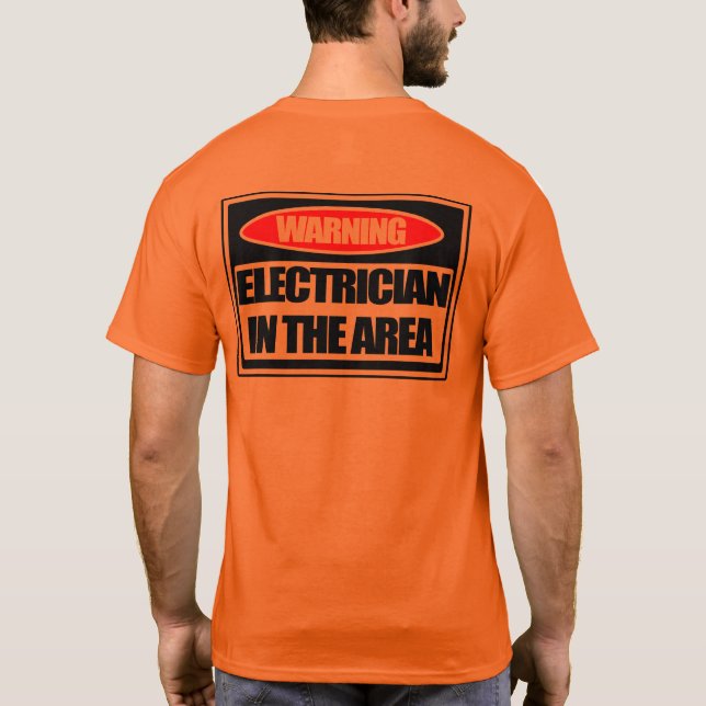 Varning Elektroker i skyddsrummet t-shirt (Baksida)